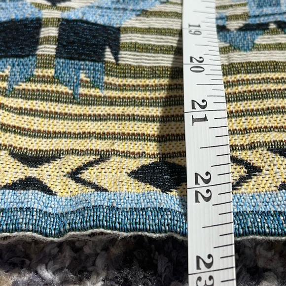 Southwestern style Aztec patterned button up jacket with a western vibe - Picture 5 of 6